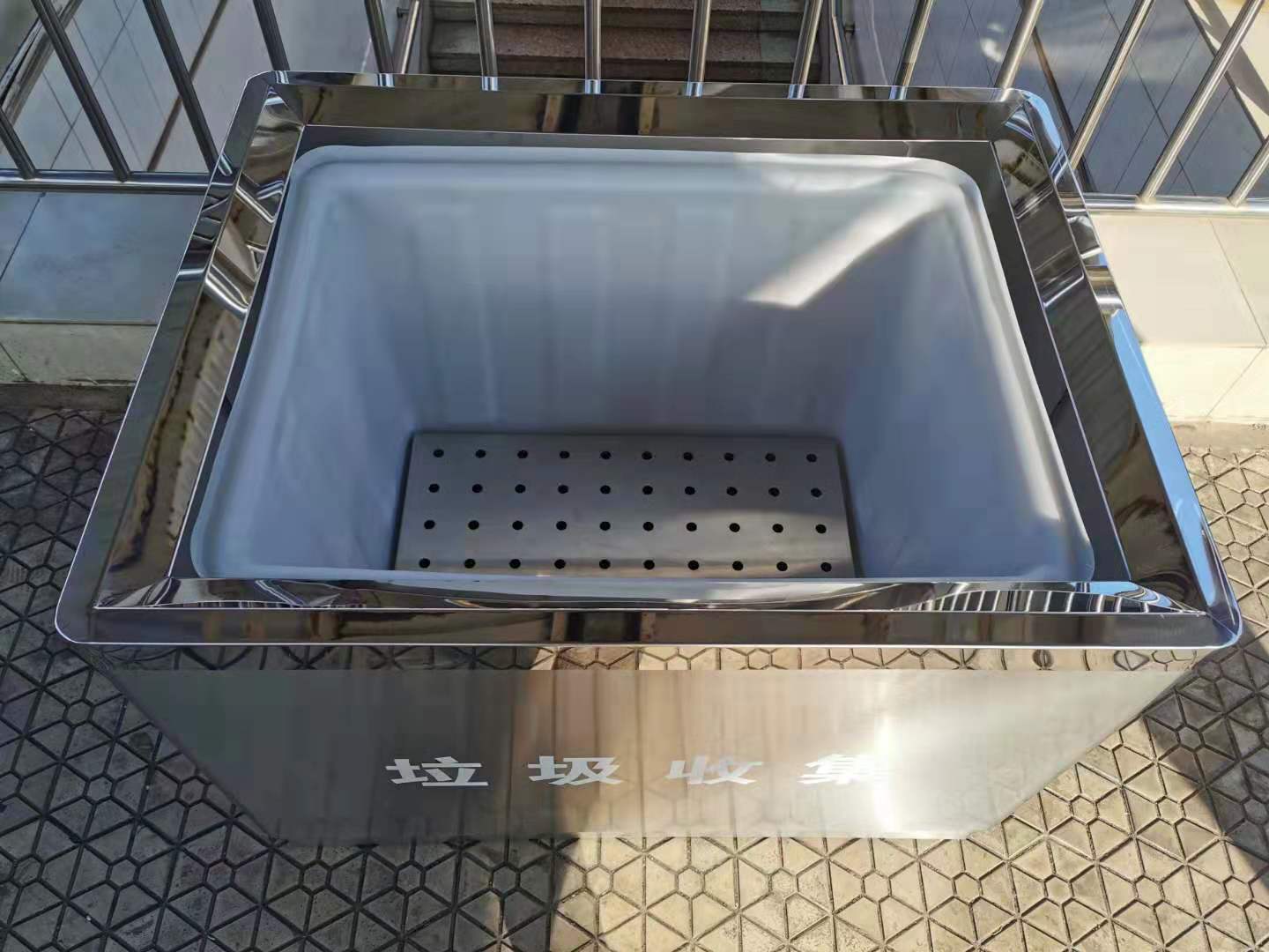 車站垃圾箱 車站垃圾箱